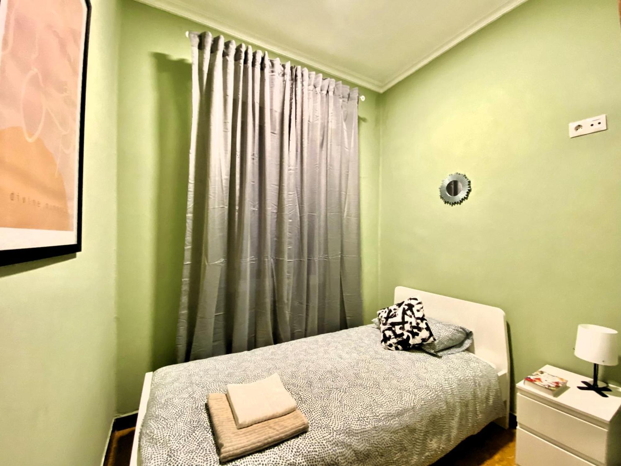 Amplio Apartamento Con Dos Patios Gijon Exterior photo